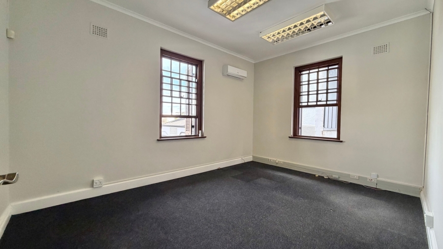 To Let Commercial Property for Rent in Somerset West Western Cape
